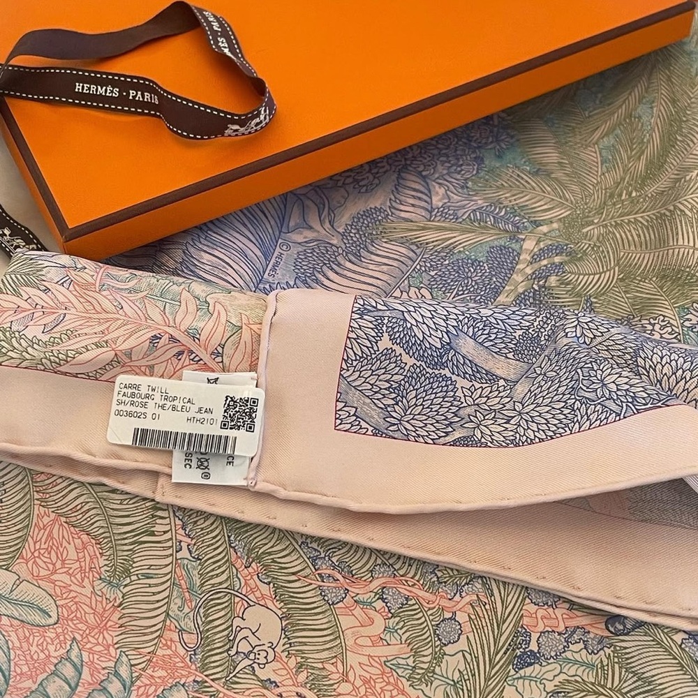 SOLD 
Hermès Silk Scarf Faubourg Tropical 90 cm